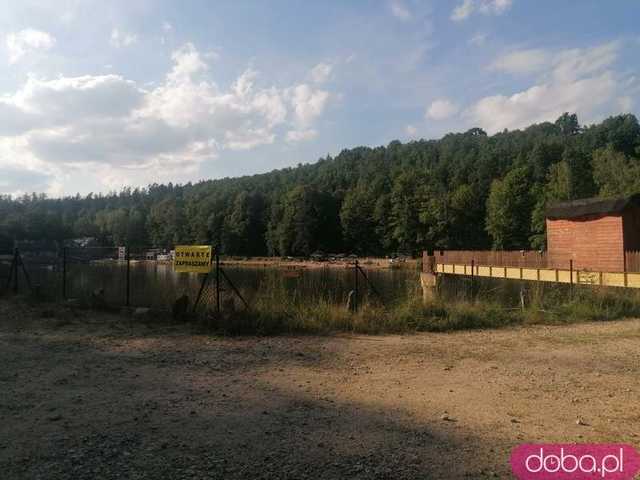 [FOTO] Nowe kąpielisko z piękną plażą, placem zabaw i noclegami