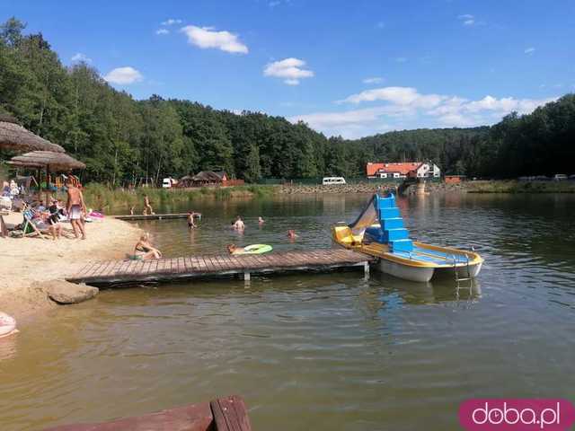 [FOTO] Nowe kąpielisko z piękną plażą, placem zabaw i noclegami