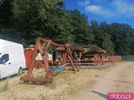 [FOTO] Nowe kąpielisko z piękną plażą, placem zabaw i noclegami