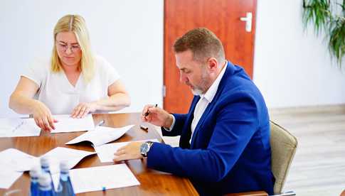 Umowa na montaż nowego oświetlenia podpisana 