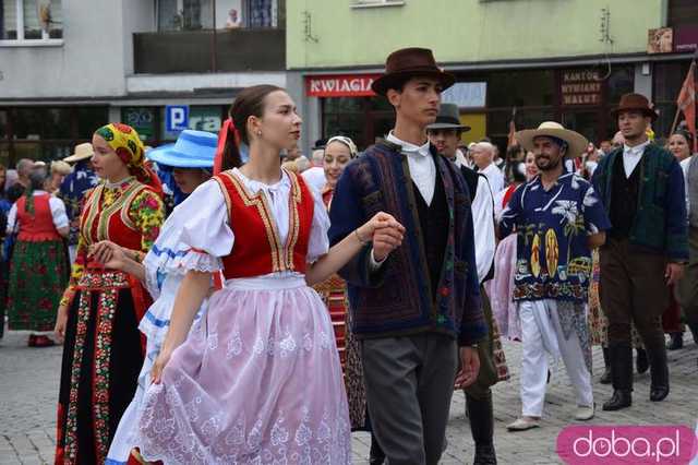 [FOTO] Rynek Świata podczas Festiwalu Folkloru w Strzegomiu