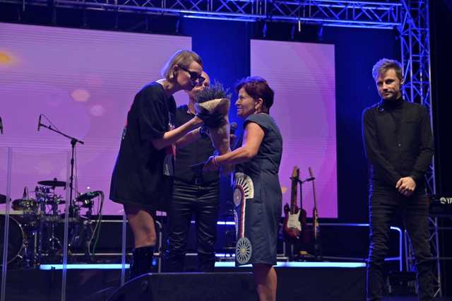 Varius Manx & Kasia Stankiewicz na zakończenie Międzynarodowego Festiwalu Folkloru