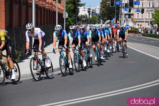 [FOTO] Wielkie emocje od samego startu! Tour de Pologne przejechał przez Świdnicę