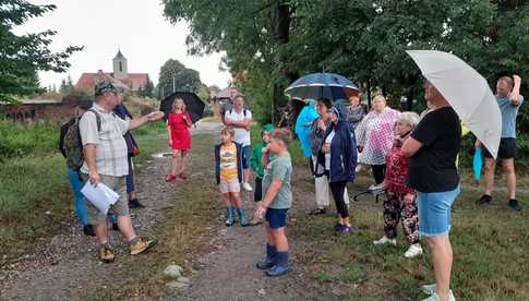 [FOTO] Poznali historię i tajemnicze zakątki Imbramowic