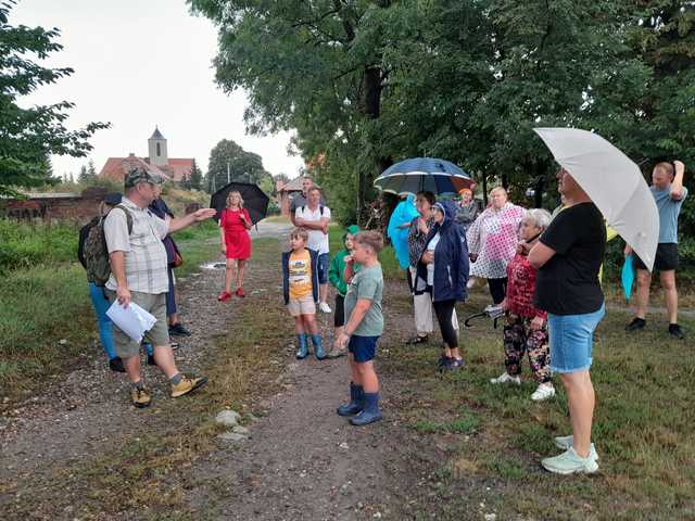 [FOTO] Poznali historię i tajemnicze zakątki Imbramowic
