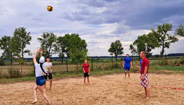 [FOTO] Kontynuują cykl siatkówki plażowej. Znamy zwycięzców kolejnego turnieju