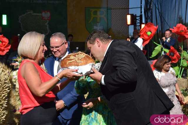 [FOTO] Już po żniwach, więc czas na świętowanie! Trwają huczne dożynki w gminie Marcinowice. Zobacz zdjęcia