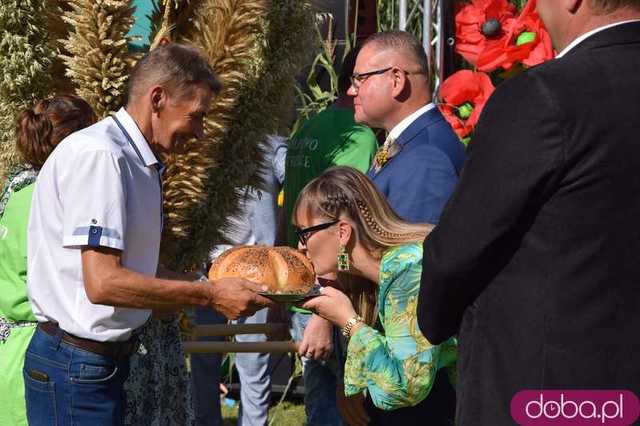 [FOTO] Już po żniwach, więc czas na świętowanie! Trwają huczne dożynki w gminie Marcinowice. Zobacz zdjęcia