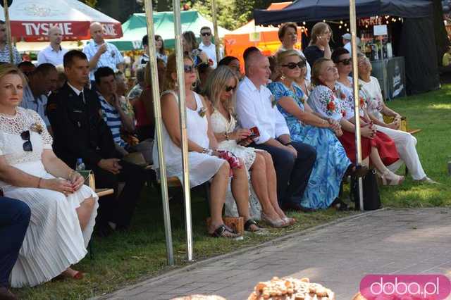 [FOTO] Już po żniwach, więc czas na świętowanie! Trwają huczne dożynki w gminie Marcinowice. Zobacz zdjęcia