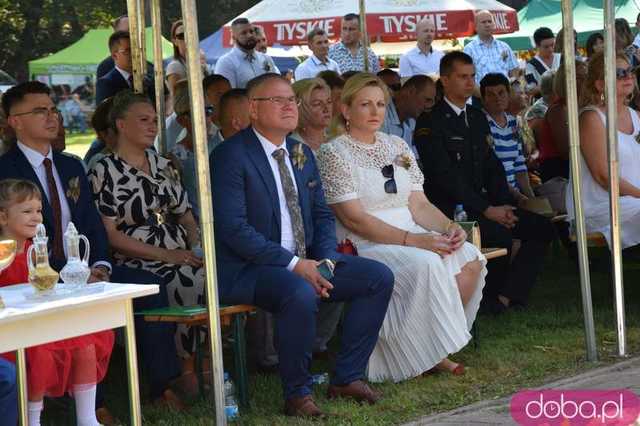 [FOTO] Już po żniwach, więc czas na świętowanie! Trwają huczne dożynki w gminie Marcinowice. Zobacz zdjęcia