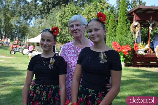[FOTO] Już po żniwach, więc czas na świętowanie! Trwają huczne dożynki w gminie Marcinowice. Zobacz zdjęcia