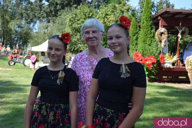 [FOTO] Już po żniwach, więc czas na świętowanie! Trwają huczne dożynki w gminie Marcinowice. Zobacz zdjęcia