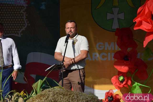 [FOTO] Już po żniwach, więc czas na świętowanie! Trwają huczne dożynki w gminie Marcinowice. Zobacz zdjęcia