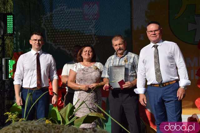 [FOTO] Już po żniwach, więc czas na świętowanie! Trwają huczne dożynki w gminie Marcinowice. Zobacz zdjęcia