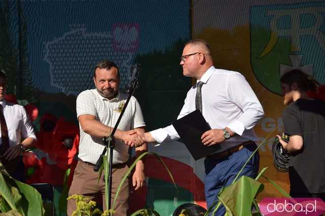 [FOTO] Już po żniwach, więc czas na świętowanie! Trwają huczne dożynki w gminie Marcinowice. Zobacz zdjęcia