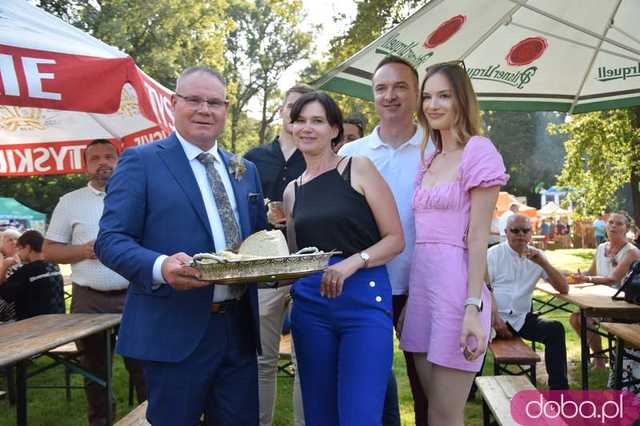 [FOTO] Już po żniwach, więc czas na świętowanie! Trwają huczne dożynki w gminie Marcinowice. Zobacz zdjęcia