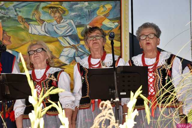 [WIDEO/FOTO] Mieszkańcy gminy odziękowali za tegoroczne plony podczas Dożynek Gminnych w Kłaczynie