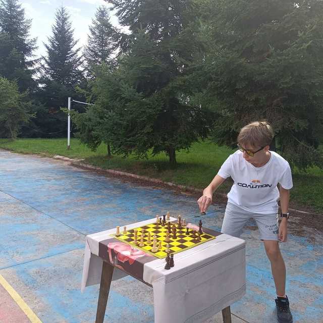 [FOTO] Młodzi szachiści z żarowskiego Gońca uczestniczyli w obozie szachowym w Polanicy-Zdroju