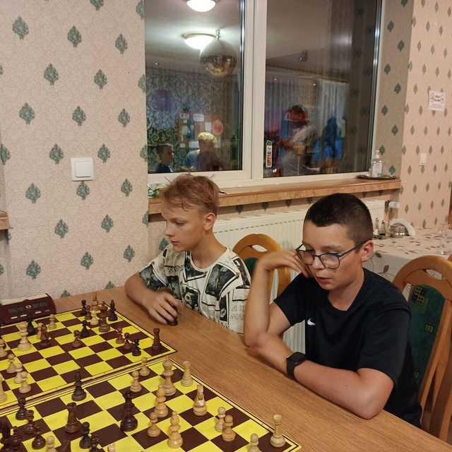 [FOTO] Młodzi szachiści z żarowskiego Gońca uczestniczyli w obozie szachowym w Polanicy-Zdroju