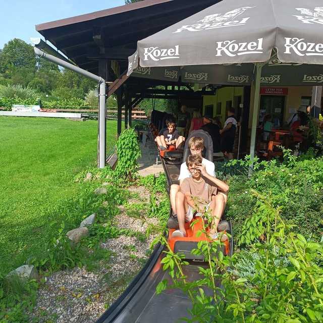 [FOTO] Młodzi szachiści z żarowskiego Gońca uczestniczyli w obozie szachowym w Polanicy-Zdroju