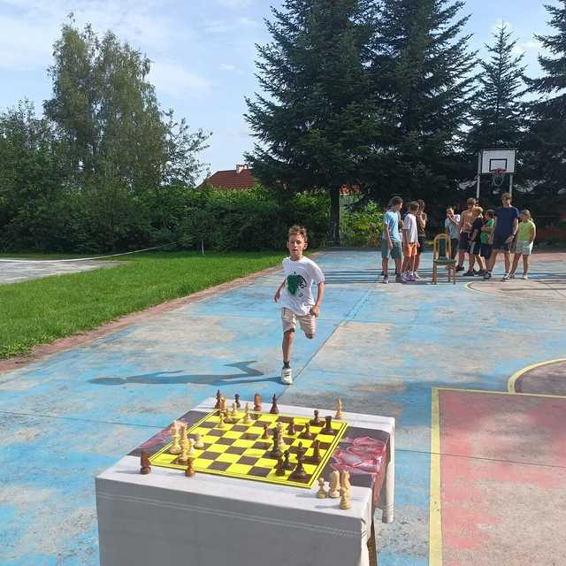 [FOTO] Młodzi szachiści z żarowskiego Gońca uczestniczyli w obozie szachowym w Polanicy-Zdroju