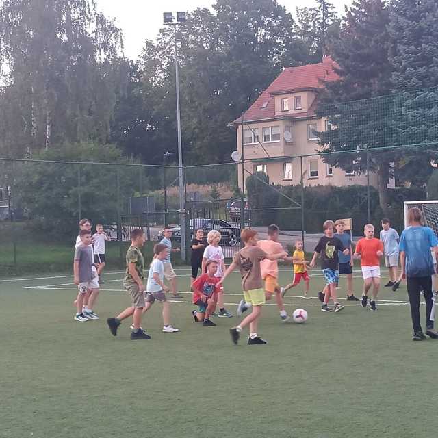 [FOTO] Młodzi szachiści z żarowskiego Gońca uczestniczyli w obozie szachowym w Polanicy-Zdroju