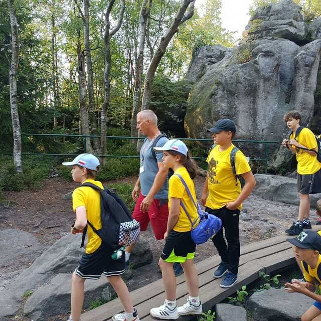 [FOTO] Młodzi szachiści z żarowskiego Gońca uczestniczyli w obozie szachowym w Polanicy-Zdroju