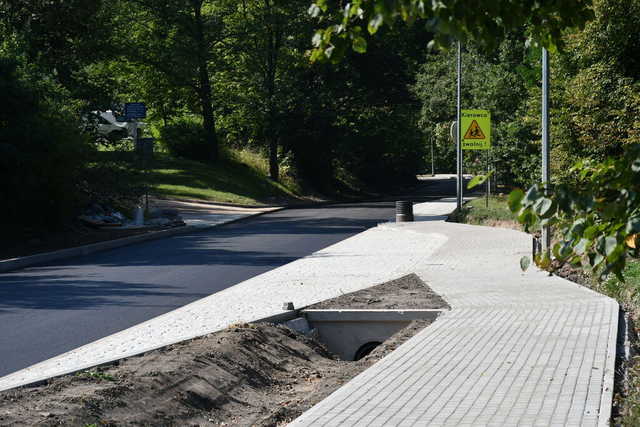 [FOTO] Trwa ostatni etap przebudowy ul. Kasztanowej w Świebodzicach