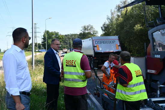 [FOTO] Trwa ostatni etap przebudowy ul. Kasztanowej w Świebodzicach