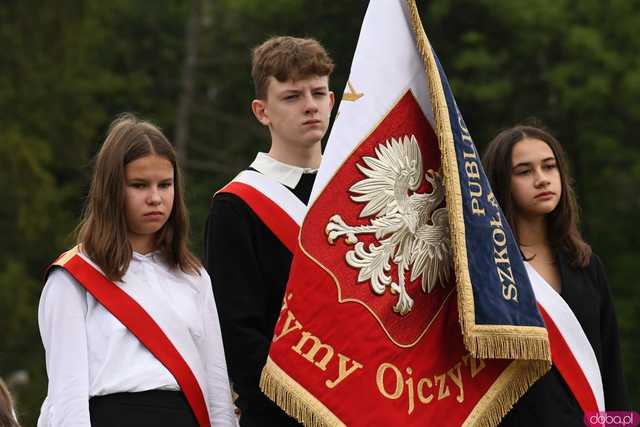 [WIDEO/FOTO] Upamiętnili 85. rocznicę wybuchu II wojny światowej. Uroczyste obchody w Muzeum Gross-Rosen