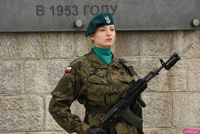 [WIDEO/FOTO] Upamiętnili 85. rocznicę wybuchu II wojny światowej. Uroczyste obchody w Muzeum Gross-Rosen