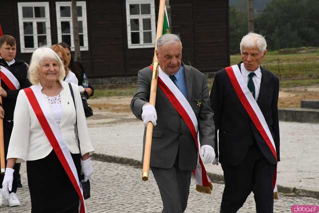 [WIDEO/FOTO] Upamiętnili 85. rocznicę wybuchu II wojny światowej. Uroczyste obchody w Muzeum Gross-Rosen