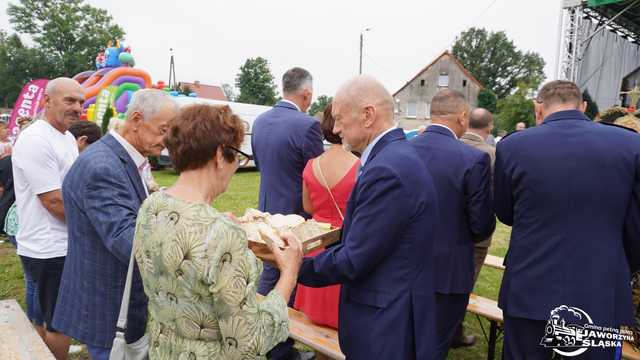 FOTO] Czas podziękowań i zabawy: dożynki gminne za nami