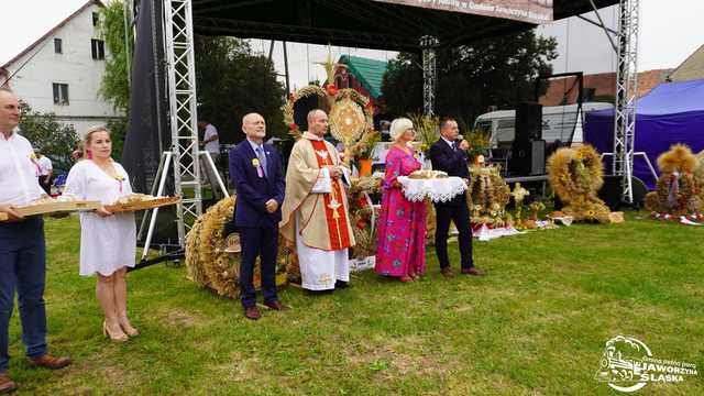 FOTO] Czas podziękowań i zabawy: dożynki gminne za nami