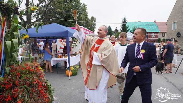 FOTO] Czas podziękowań i zabawy: dożynki gminne za nami