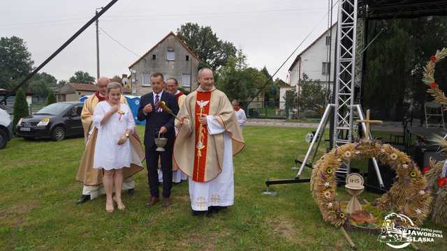 FOTO] Czas podziękowań i zabawy: dożynki gminne za nami