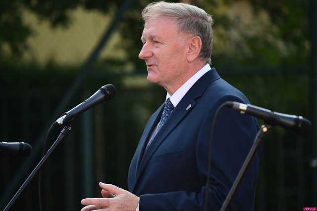 [FOTO] Koniec wakacyjnej laby! Uczniowie ósemki powitali nowy rok szkolny