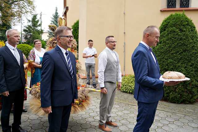 [FOTO] Mieszkańcy Pszenna podziękowali za plony