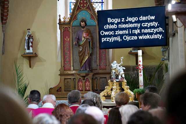 [FOTO] Mieszkańcy Pszenna podziękowali za plony