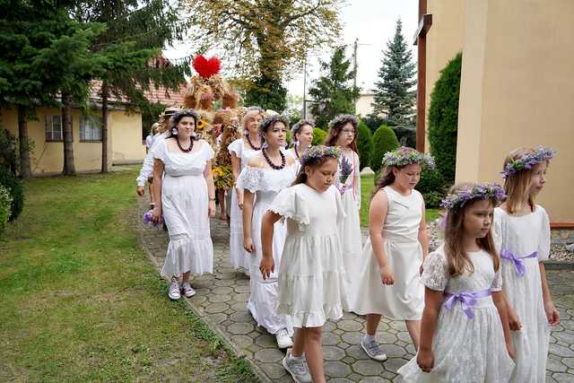[FOTO] Mieszkańcy Pszenna podziękowali za plony