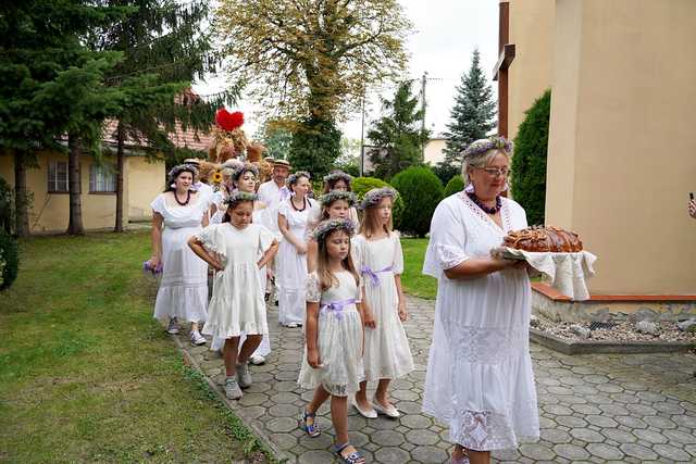 [FOTO] Mieszkańcy Pszenna podziękowali za plony