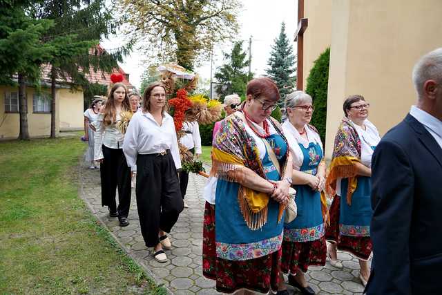 [FOTO] Mieszkańcy Pszenna podziękowali za plony