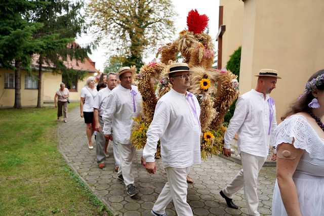 [FOTO] Mieszkańcy Pszenna podziękowali za plony