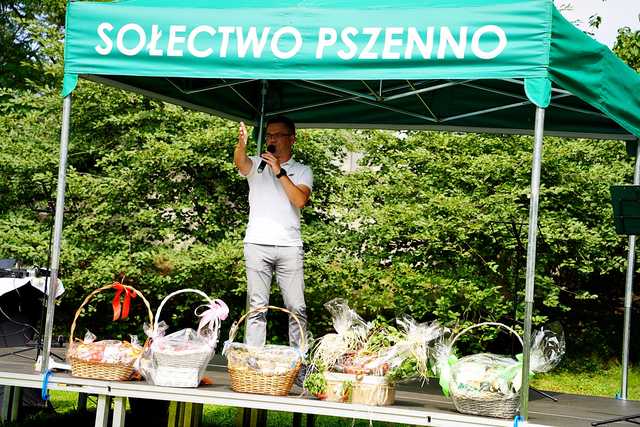 [FOTO] Mieszkańcy Pszenna podziękowali za plony