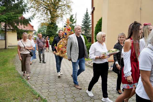 [FOTO] Mieszkańcy Pszenna podziękowali za plony