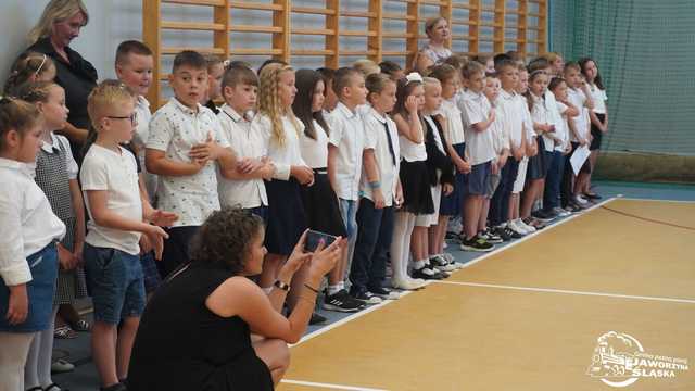 [FOTO] Uczniowie z całego powiatu powitali nowy rok szkolny