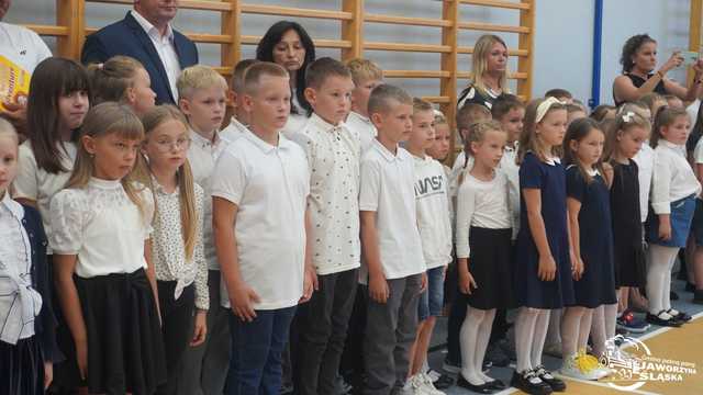 [FOTO] Uczniowie z całego powiatu powitali nowy rok szkolny