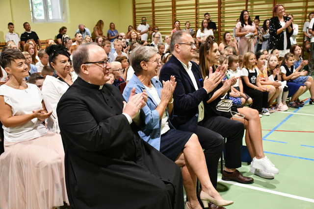 [FOTO] Uczniowie z całego powiatu powitali nowy rok szkolny