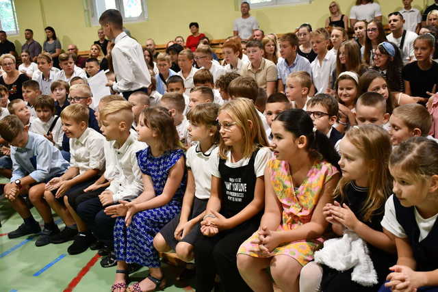 [FOTO] Uczniowie z całego powiatu powitali nowy rok szkolny