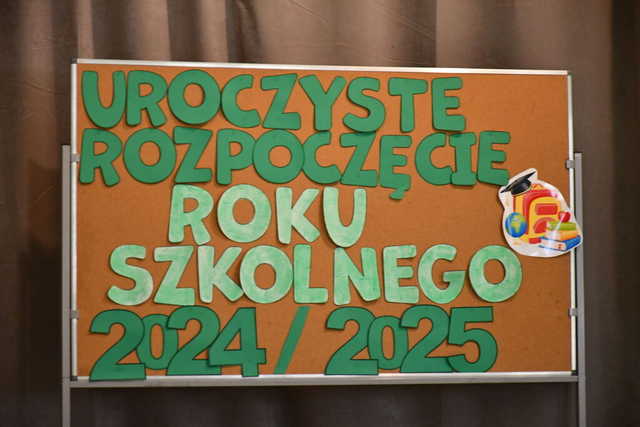 [FOTO] Uczniowie z całego powiatu powitali nowy rok szkolny